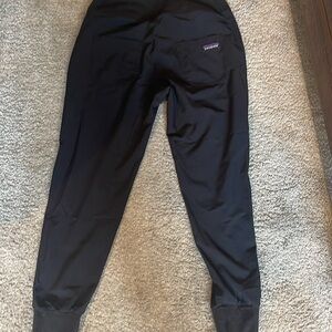 Patagonia joggers small